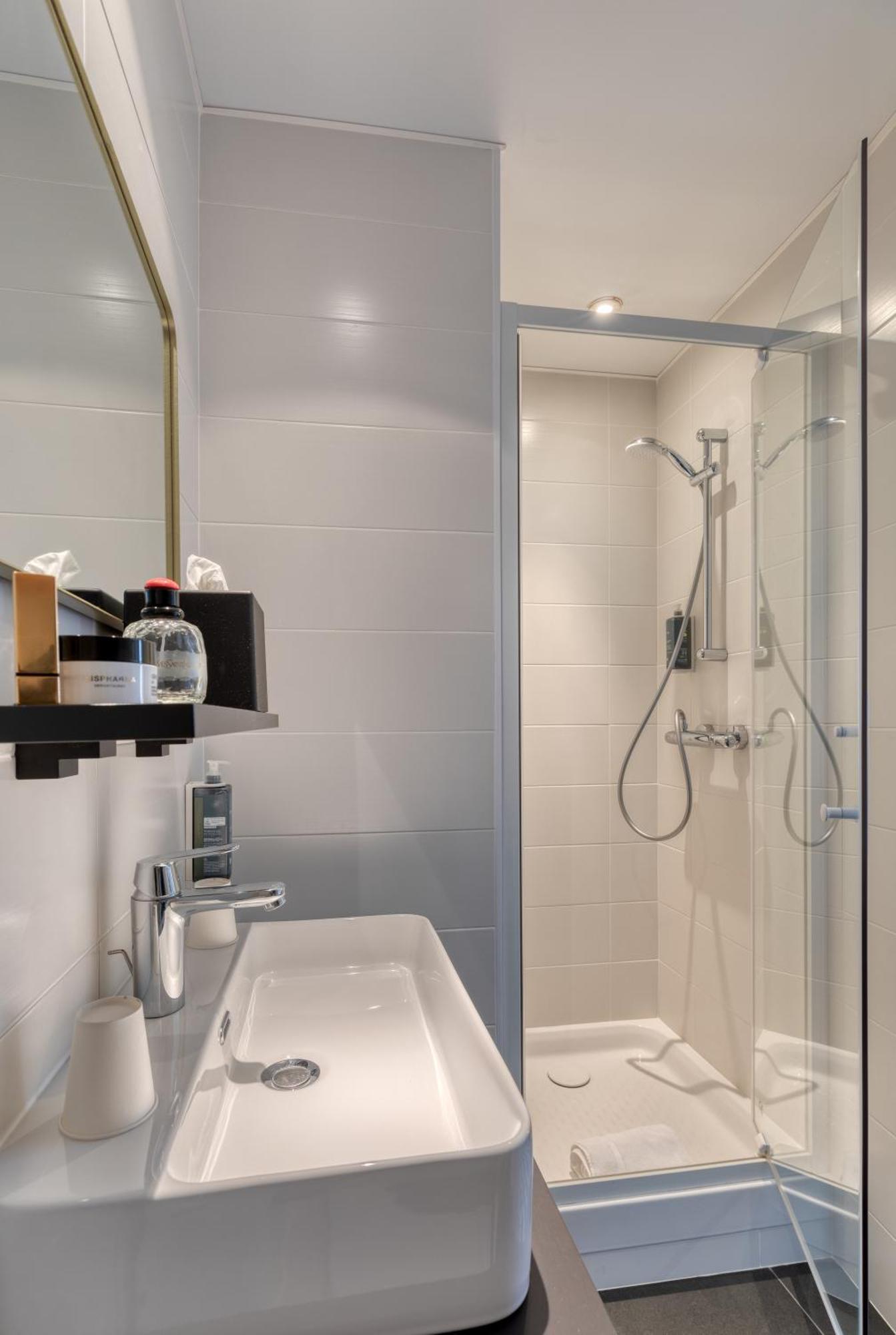 Brit Hotel Les Voyageurs Loudeac Ngoại thất bức ảnh