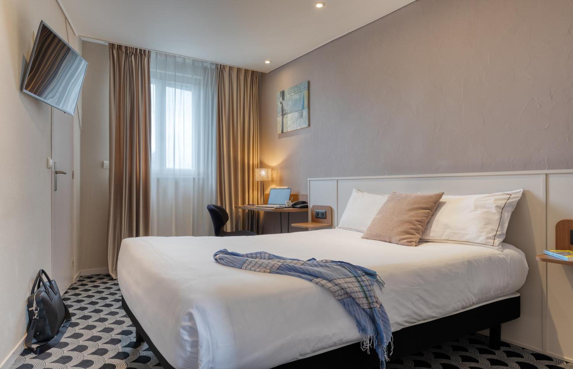 Brit Hotel Les Voyageurs Loudeac Ngoại thất bức ảnh