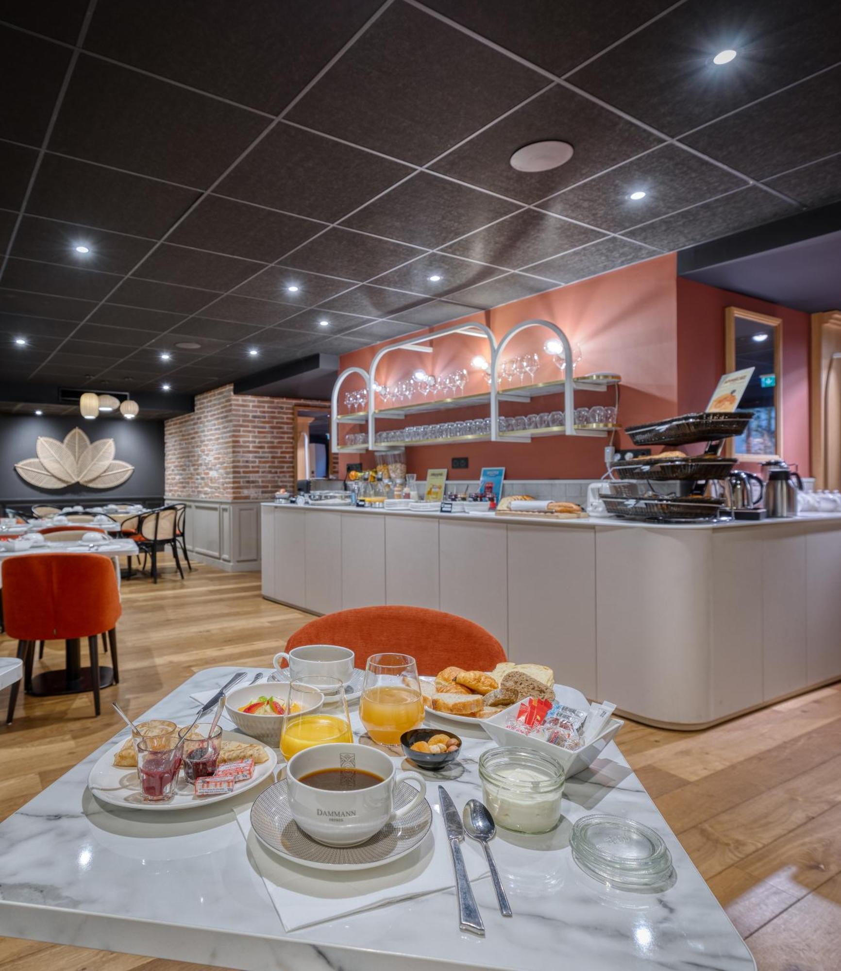 Brit Hotel Les Voyageurs Loudeac Ngoại thất bức ảnh