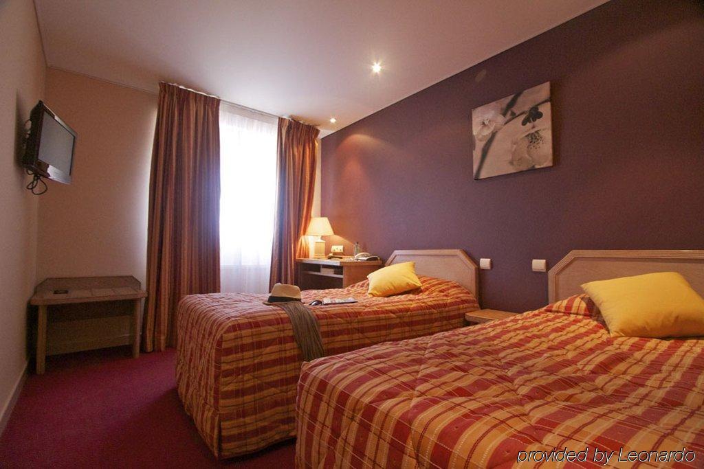 Brit Hotel Les Voyageurs Loudeac Phòng bức ảnh