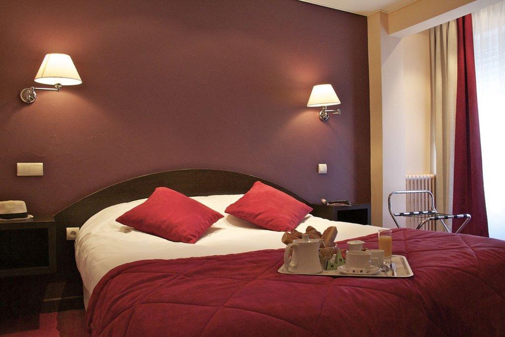 Brit Hotel Les Voyageurs Loudeac Ngoại thất bức ảnh